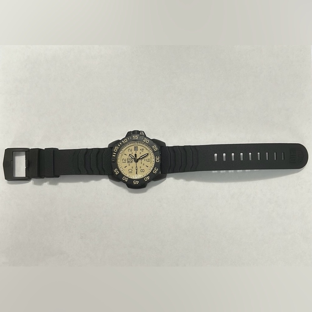 Navy SEAL Foundation
Military Watch, 45 mm
SKU: XS.3251.CBNSF.SET